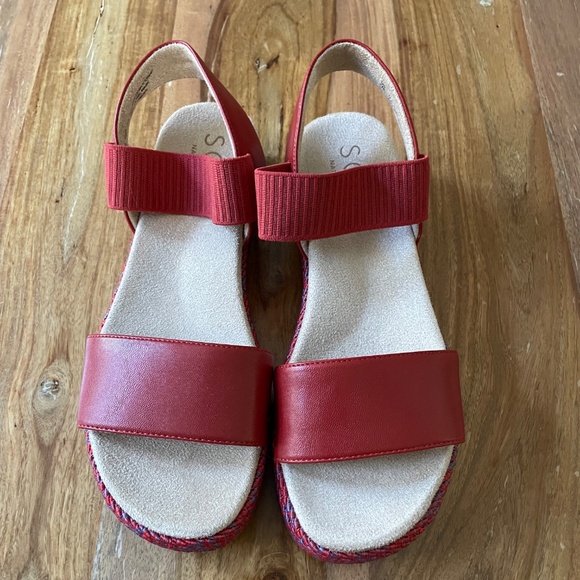 Brand new Naturalizer sandals - Picture 2 of 6